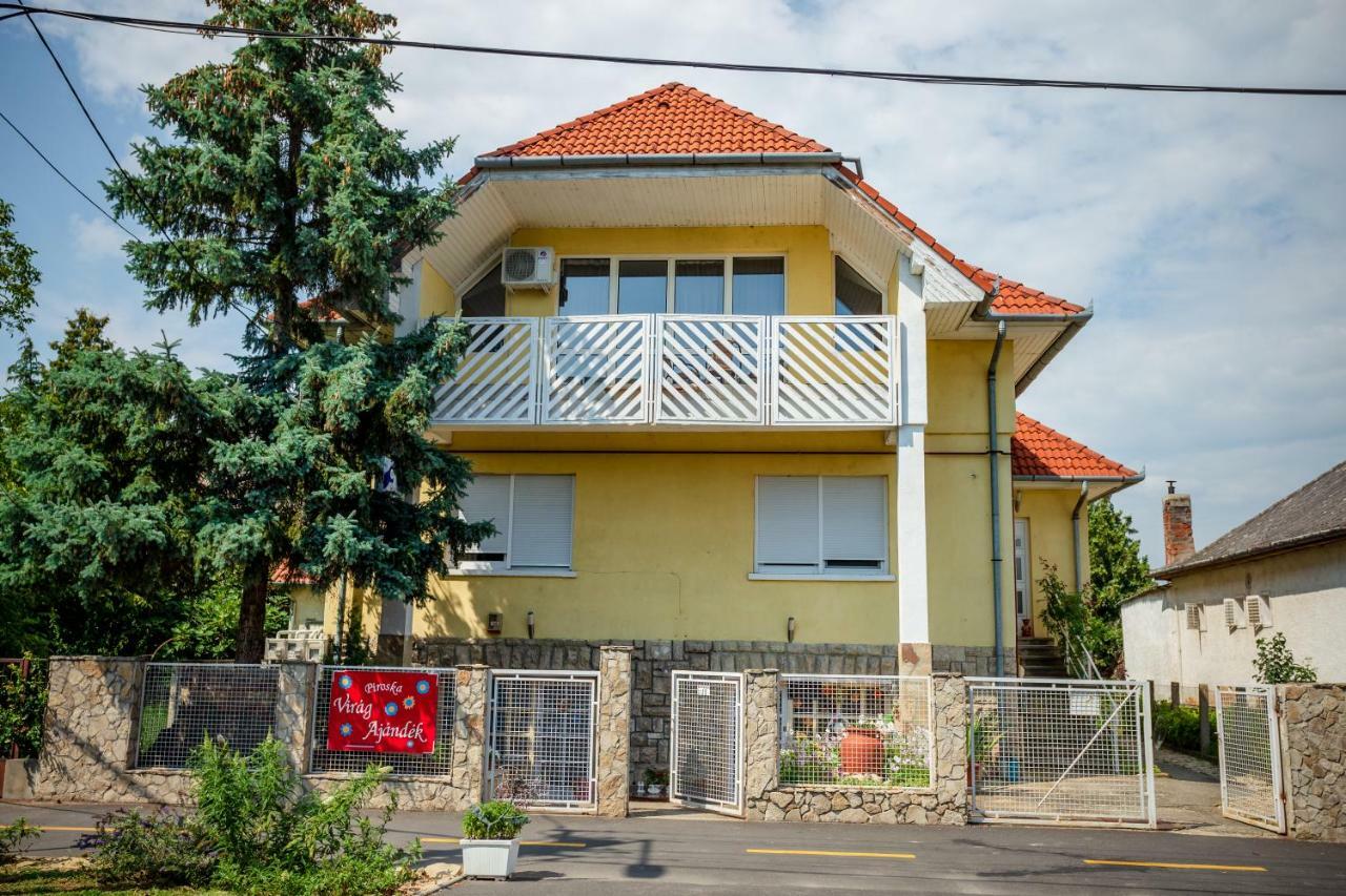 Viragos Vendeghaz Appartement Keszthely Buitenkant foto