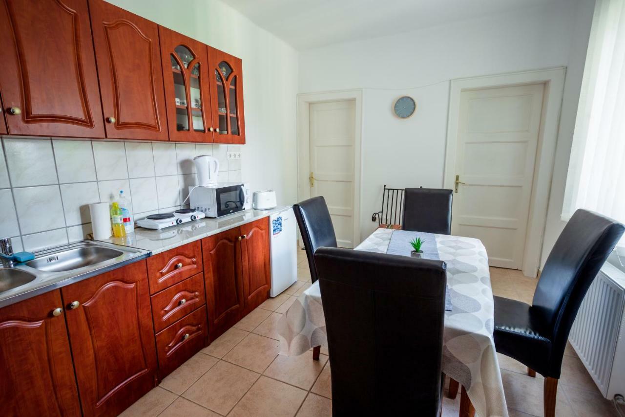 Viragos Vendeghaz Appartement Keszthely Buitenkant foto