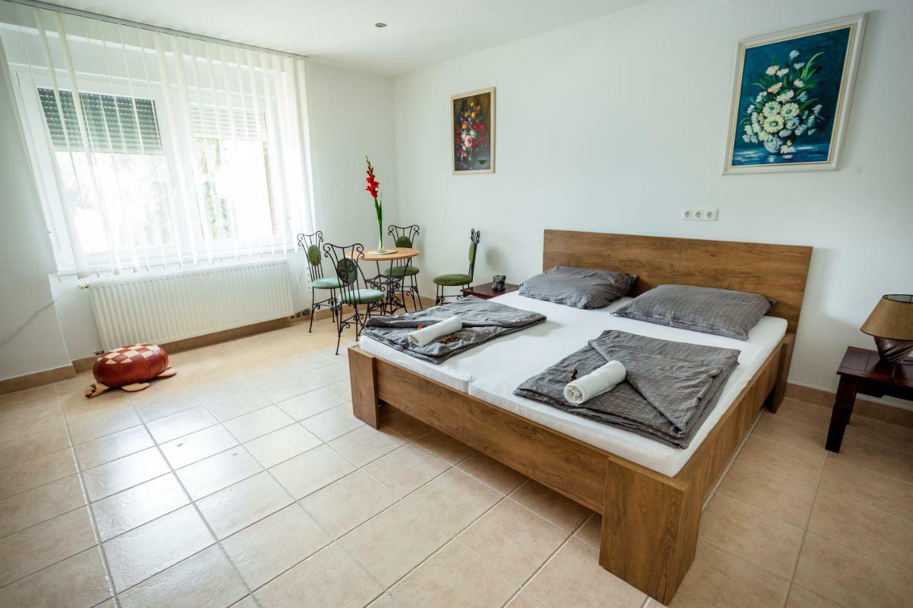 Viragos Vendeghaz Appartement Keszthely Buitenkant foto