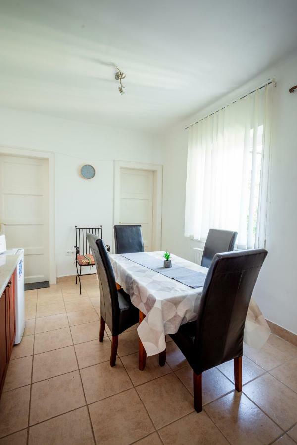 Viragos Vendeghaz Appartement Keszthely Buitenkant foto